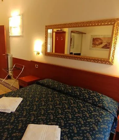 فندق مبيت وإفطار لا ديا دي *